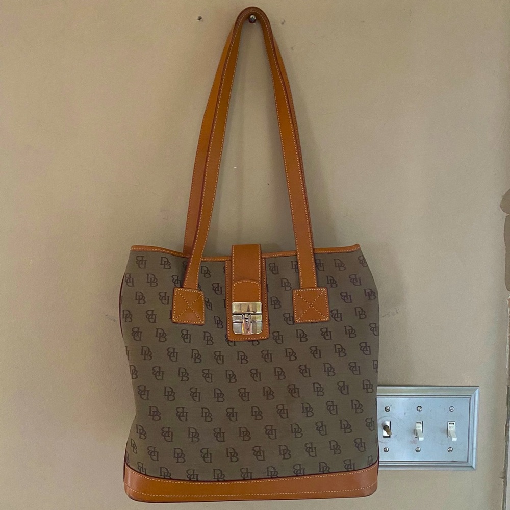 Vintage Dooney & Bourke handbag